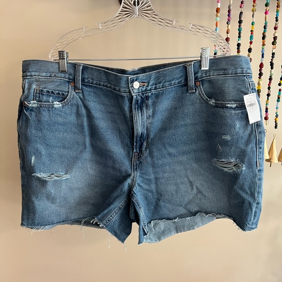 Old Navy Pants - NWT Old Navy 5” Inseam Slouchy Straight Denim Shorts Size 20